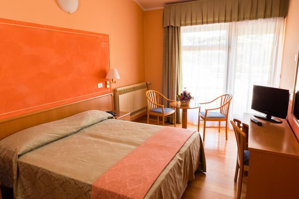 Hotel Chalet Del Lago Avigliana Exterior photo